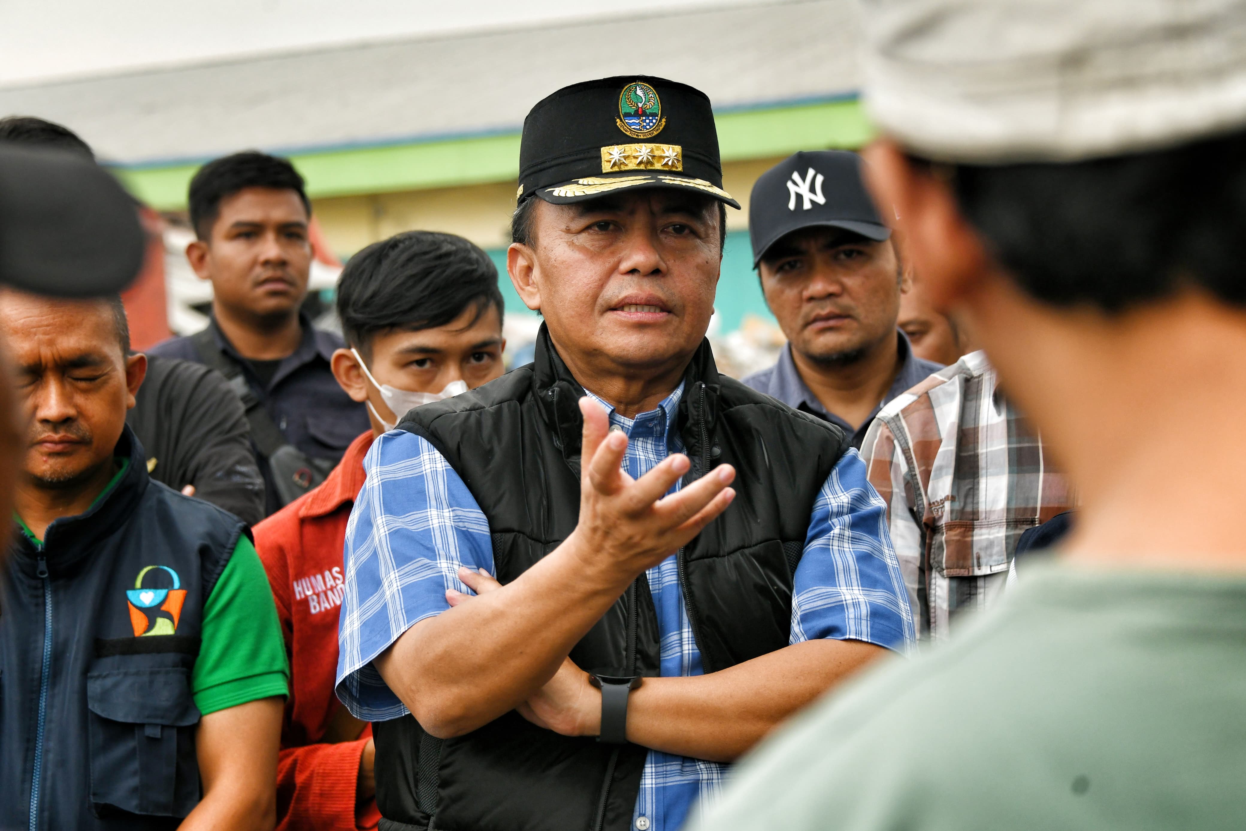Sekda Herman Suryatman Tinjau Dua TPS di Kota Bandung