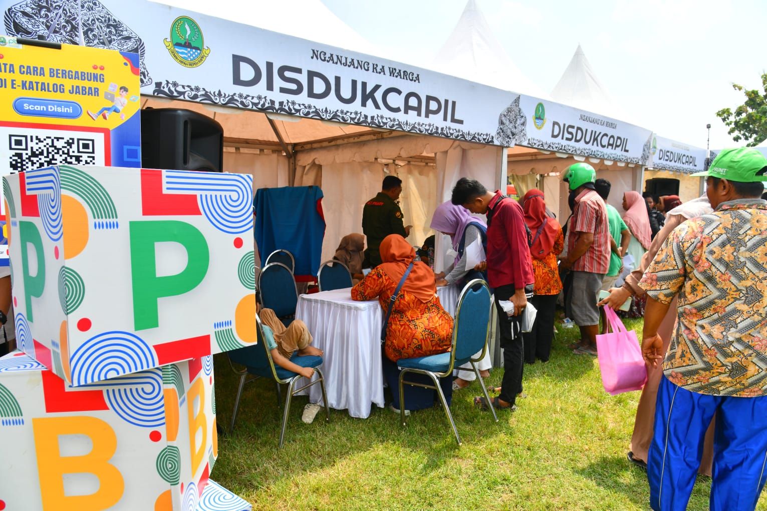 ‘Abdi Nagri Nganjang Ka Warga’ Hadir di Perbatasan Jabar-Jateng  Warga Antusias Sambut Layanan dan Hiburan