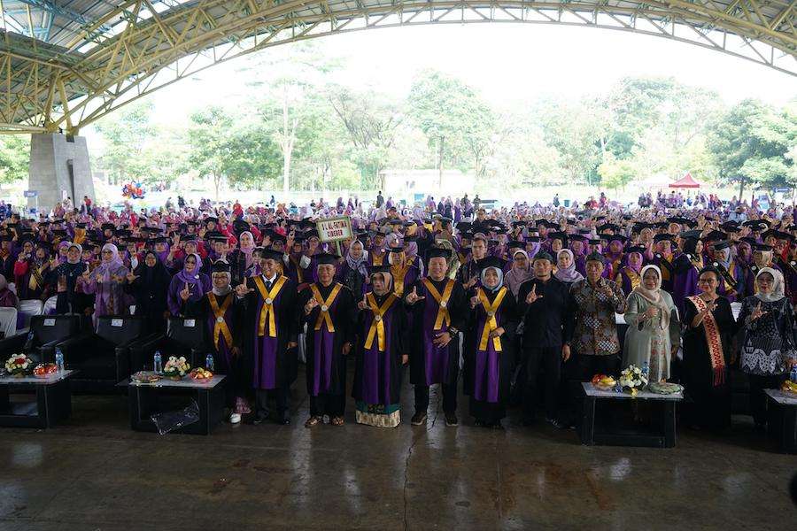 Erwan Setiawan Wisuda 398 Lansia