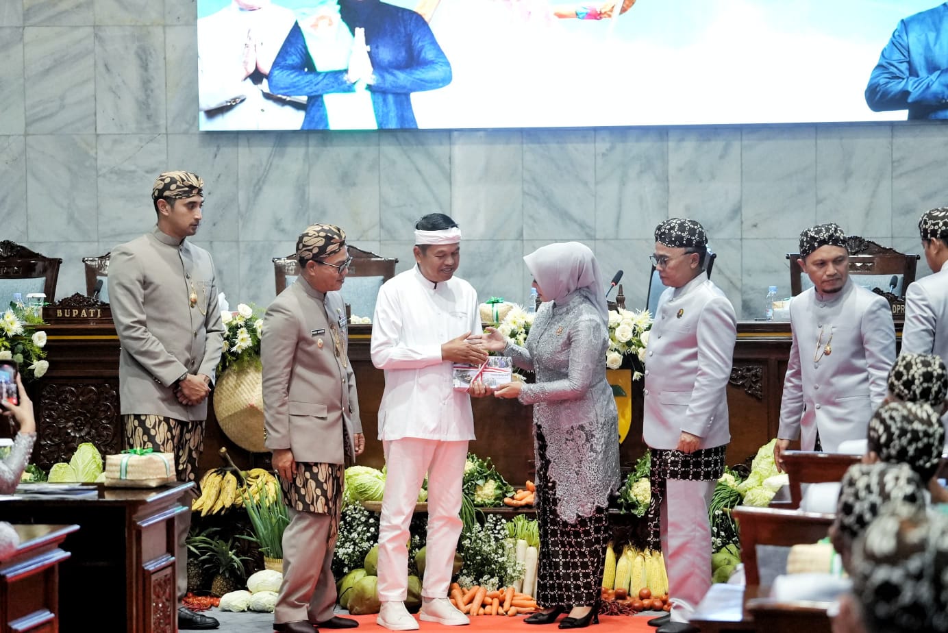 Pemdaprov Jabar Tetap Tarik Pajak Kendaraan Listrik