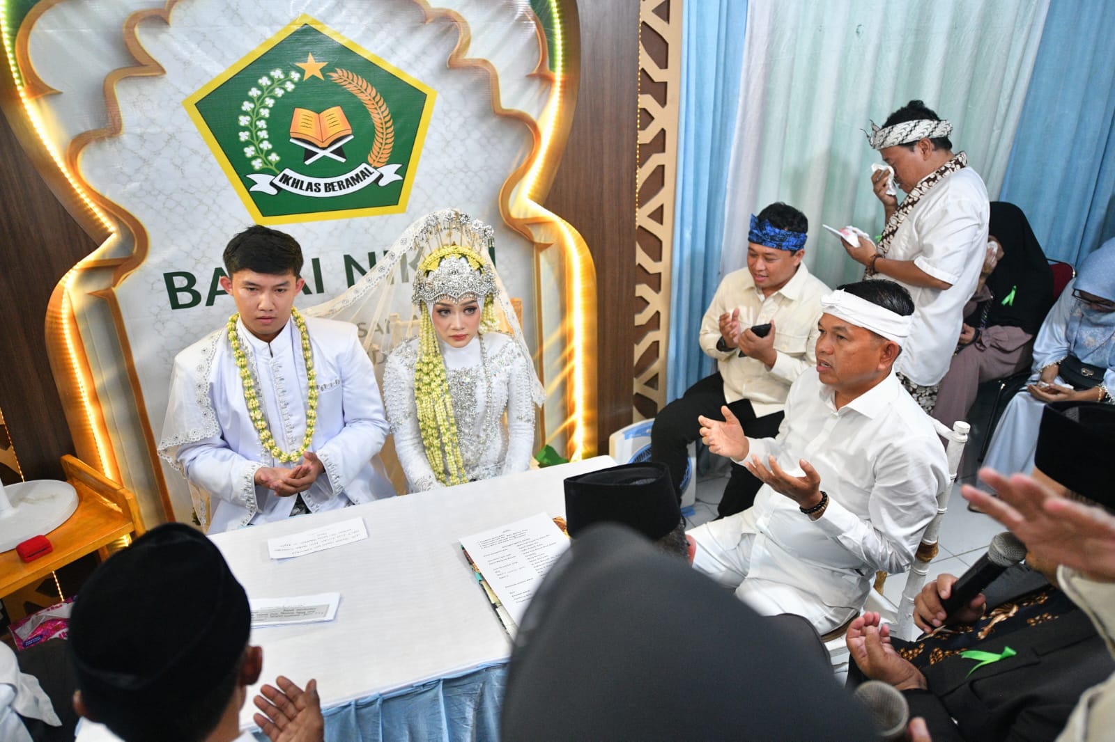KDM Jadi Saksi Nikah Pasangan Disabilitas Puja dan Sayyid