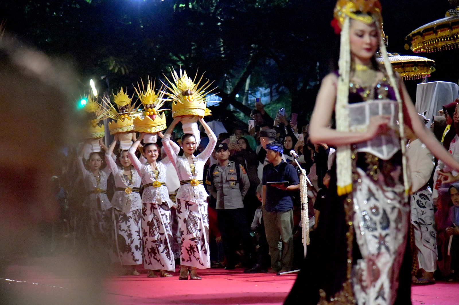 Kirab Budaya Tatar Sunda Berlangsung Meriah, Dedi Mulyadi Apresiasi Antusiasme Warga