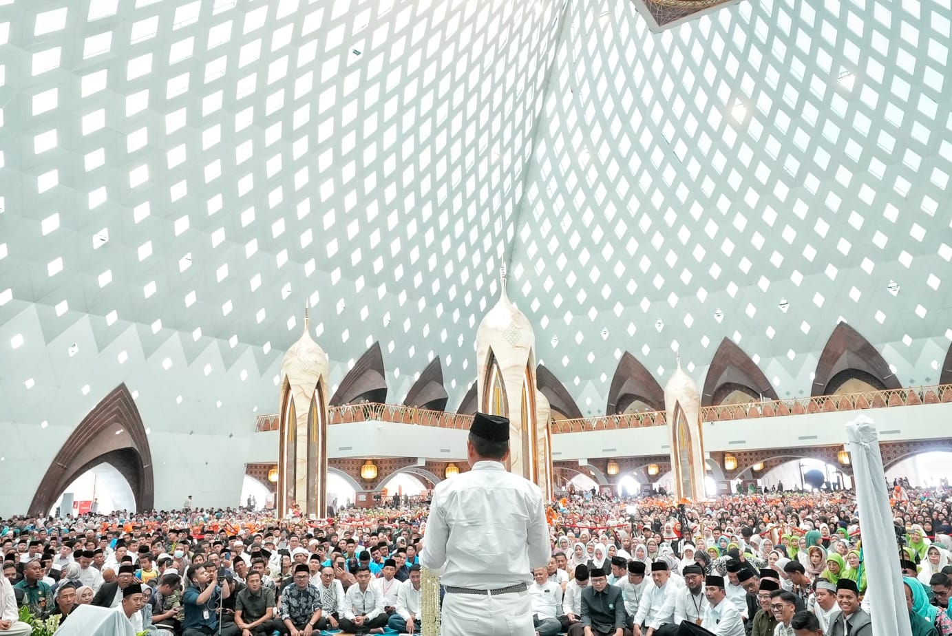 Bangun Spiritualitas Warga, KDM Prioritaskan Bangun Tajuk di Lingkungan