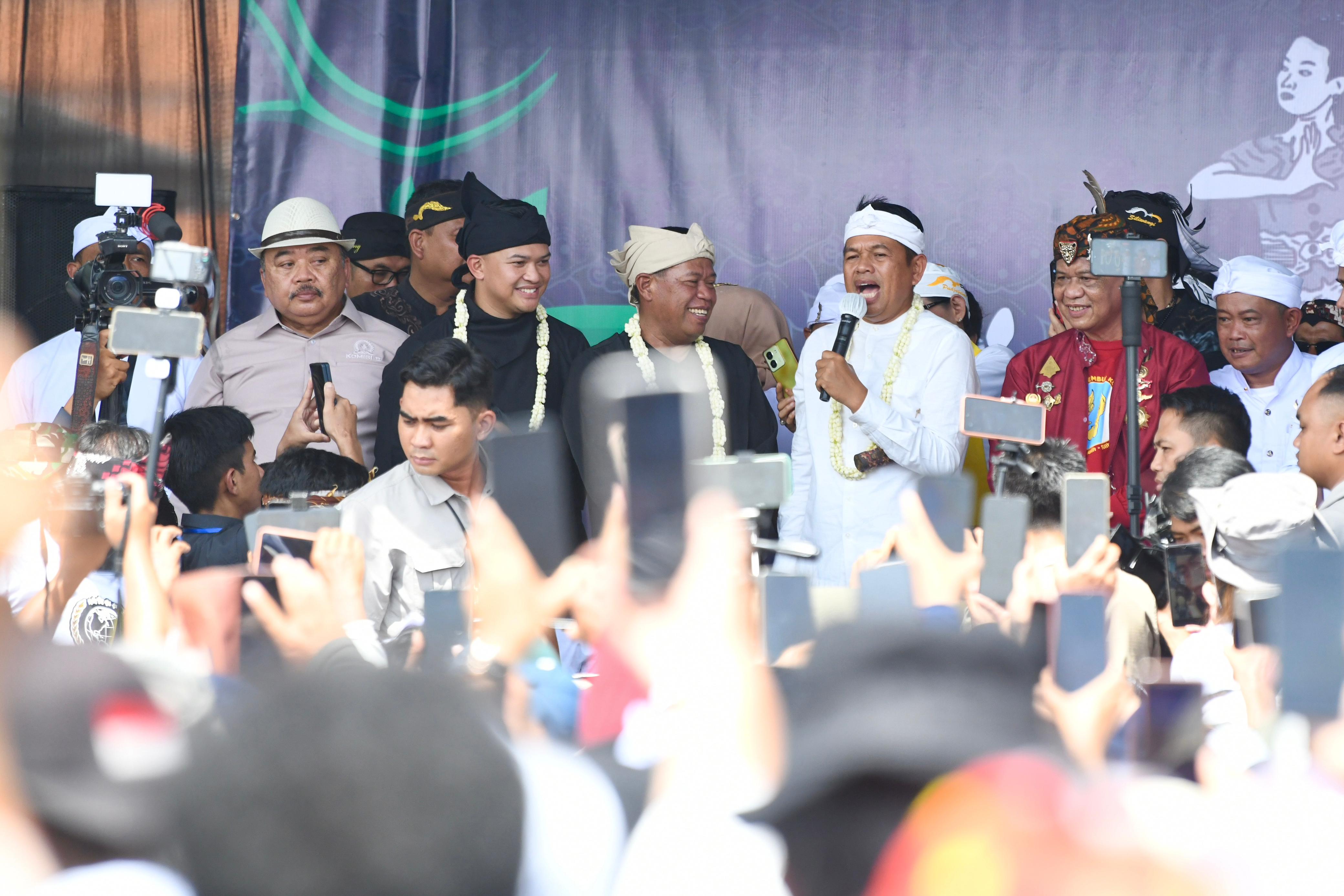 KDM Saksi Pengukuhan Dewan Adat Budaya Danghyang Rundayan Talaga Majalengka