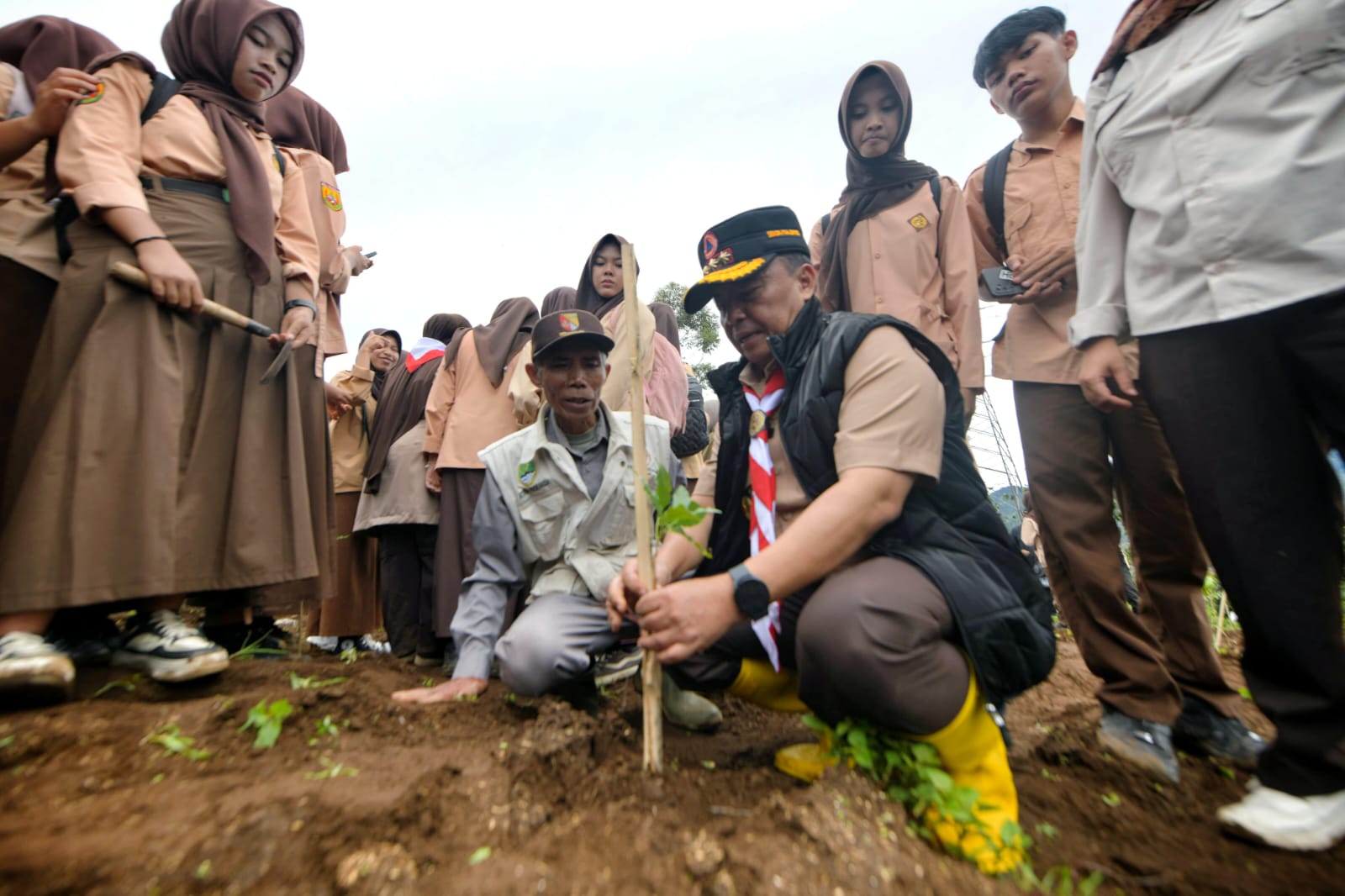Kwarda Jabar Gelar GAUL, Targetkan Penghijauan 100 Hektar di Bandung Selatan